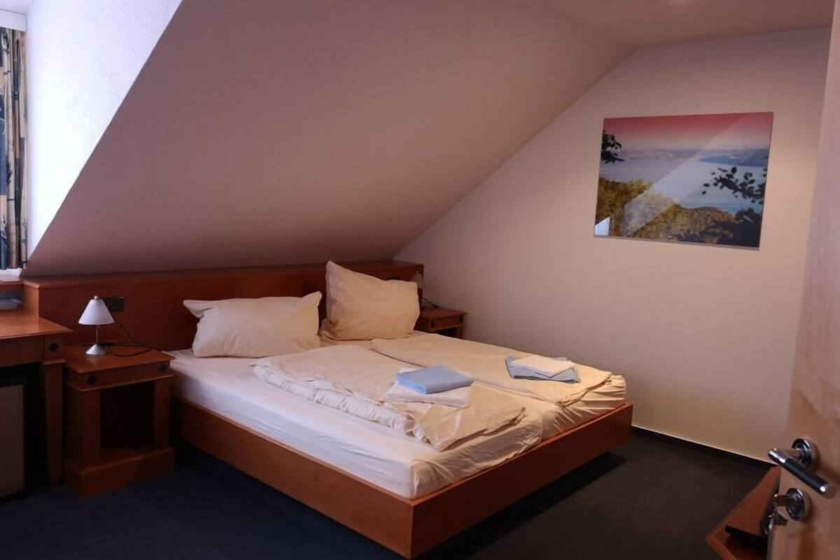 Double Room | Desk, iron/ironing board, free cots/infant beds, bed sheets