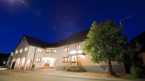 ด้านหน้าที่พัก