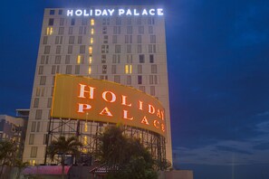Exterior - Holiday Palace (Ou Chrov)