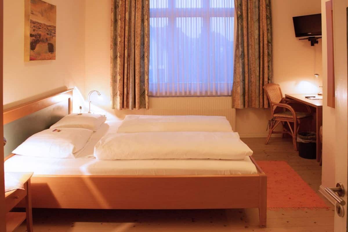 double room, 1 double bed | desk, free wifi