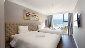 Desk, blackout curtains, free WiFi