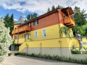 View from property - Hans Mauracher Schlv Ssl (Graz)
