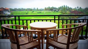 Deluxe Double Room | In-room safe, rollaway beds (surcharge), WiFi (free), bed sheets - Dina Cottage Ubud (Ubud)