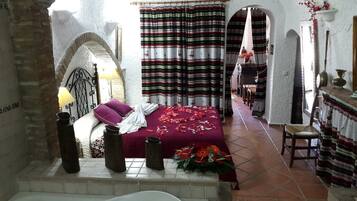Suite, baignoire Ă jets (Cave, 2 pax) | 1 chambre, draps fournis