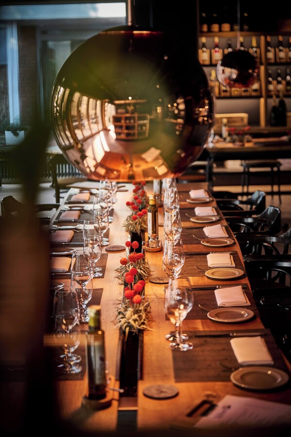 2 restaurants servant le dîner