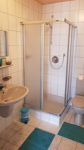 Single Room (external bathroom) | Bathroom