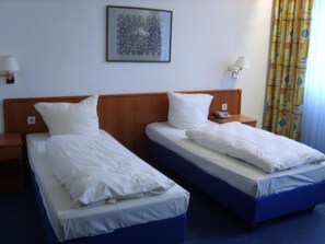 Room - Hotel Vier Jahreszeiten (Heidelberg)