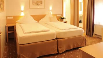 Double Room | Minibar, in-room safe, desk, soundproofing