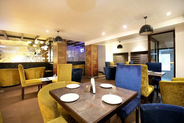 Restaurant - Hotel Punnu by sky stays (Amritsar)