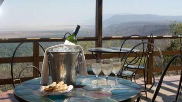 Spécialités Cuisine locale et internationale