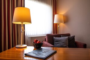 Individually furnished, desk, laptop workspace, free WiFi - Bundt's Hotel & Gartenrestaurant (Hamburg)