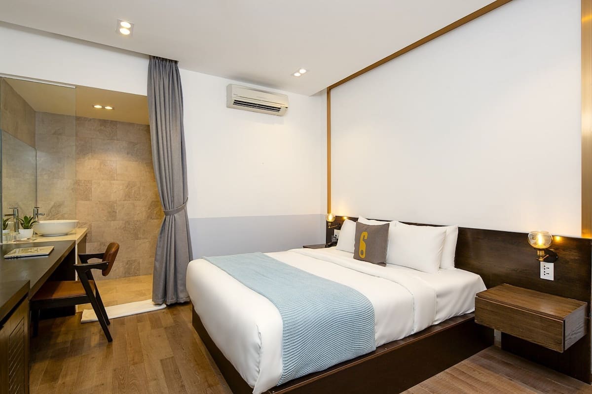 Standard Queen Room