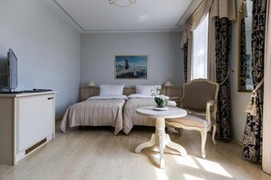 Room - Burghof (Hof)