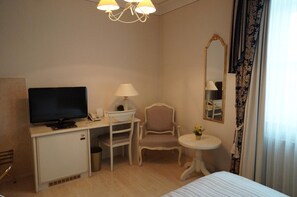 Room - Burghof (Hof)