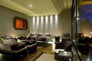 Hot tub, steam room, hot stone massages, Swedish massages