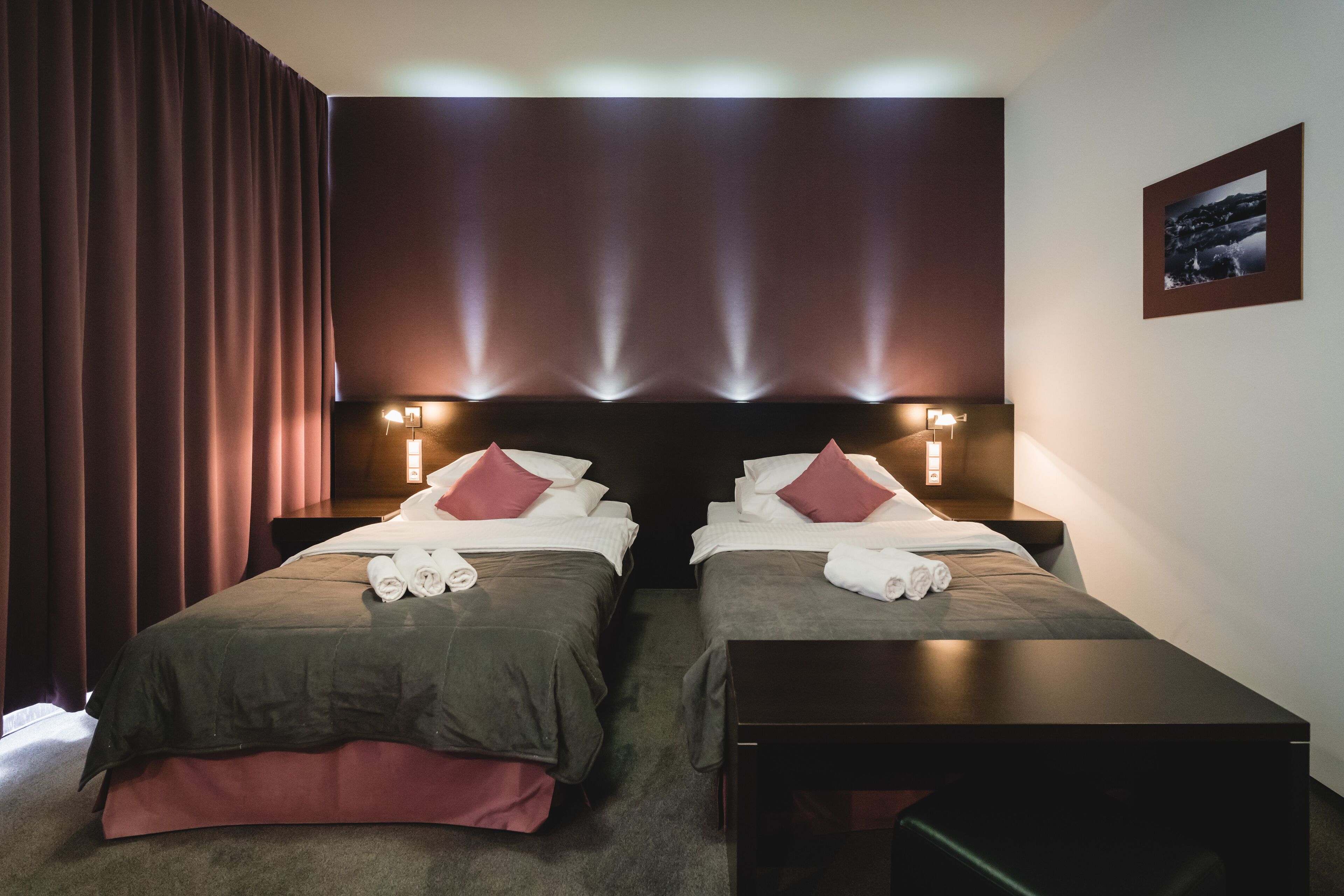 ビジネス ダブルまたはツインルーム | ミニバー、セーフティボックス (室内)、デスク、遮光カーテン