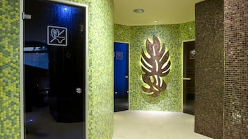 浴缸、蒸氣室、熱石按摩、瑞典式按摩、運動按摩、按摩室/療程室