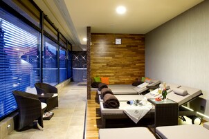 Bañera de hidromasaje, baño turco, masajes con piedras calientes 