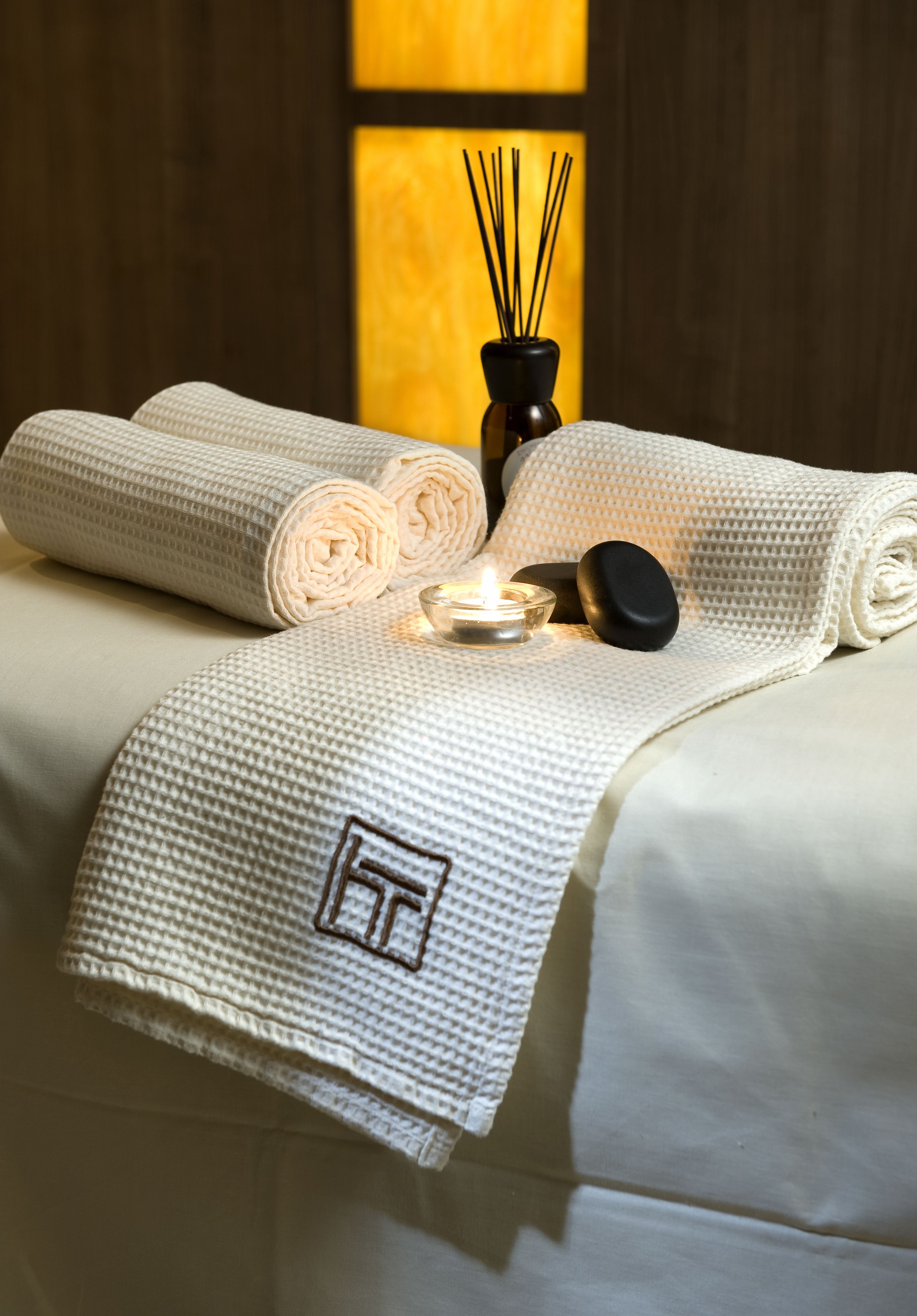 hot tub, steam room, hot stone massages, swedish massages