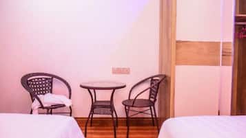 Caja de seguridad en la habitación y sistema de insonorización