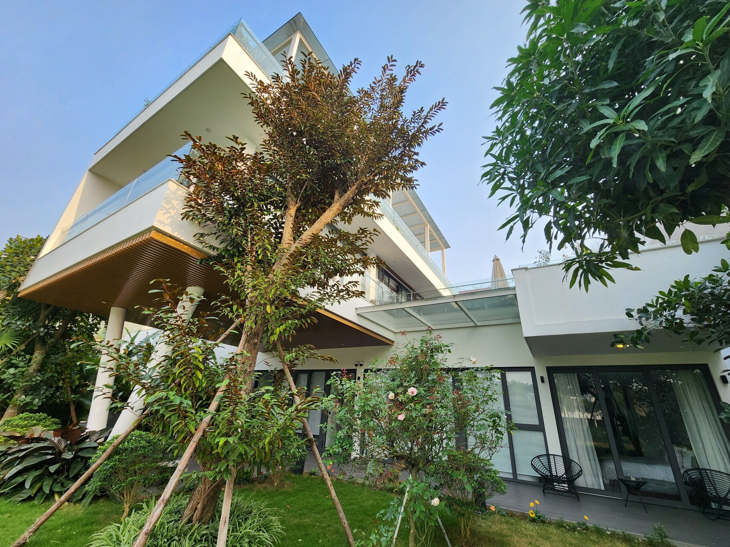 Luxury Villa, 4 Bedrooms, Smoking, Hill View | Premium bedding, down duvets, in-room safe, blackout curtains