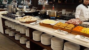 Buffet - Villa CBT Flamingo Dai Lai (Phuc Yen)
