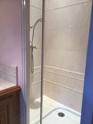 Classic Double Room (Pour une personne) | Pancuran Bilik Mandi