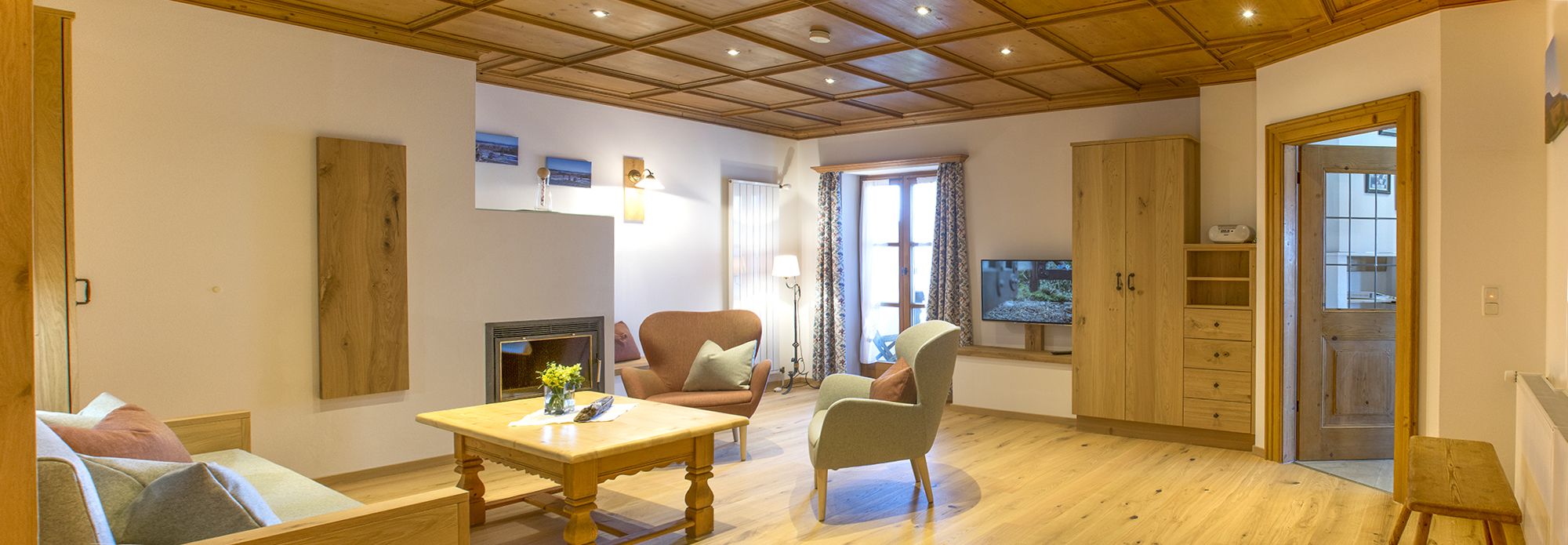 Apartment, 2 Schlafzimmer, Kamin, zum Garten hin (Grosse Birke) | Wohnbereich | Fernseher, Kamin