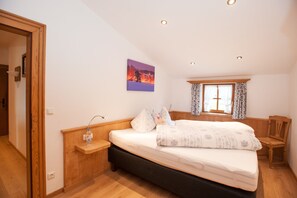 Appartement, 1 chambre, vue lac, côté jardin (Jakobsinsel) | Literie hypoallergénique, coffres-forts dans les chambres