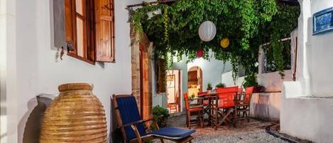 House, 3 Bedrooms | Terrace/patio