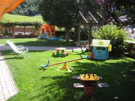 Área de juegos infantiles al aire libre
