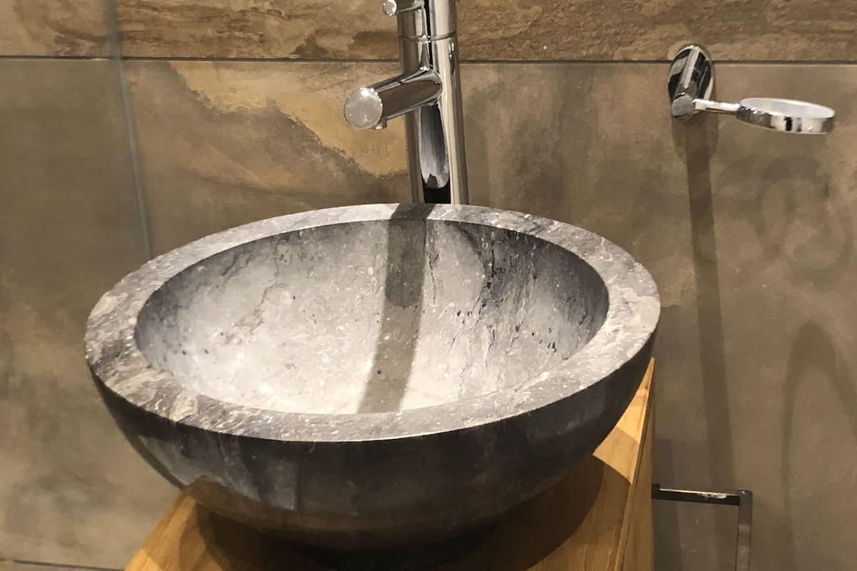 double room | bathroom | shower, free toiletries, hair dryer, towels