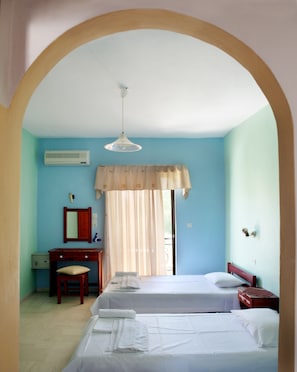 Studio, 2 Twin Beds | In-room safe, iron/ironing board, free cribs/infant beds, free WiFi - Plubis Studios Aparthotel (Zakynthos)