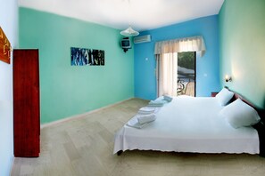 Zimmersafe, Bügeleisen/Bügelbrett, kostenlose Babybetten