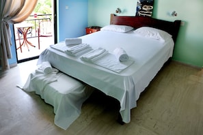 Studio, 1 Double Bed | In-room safe, iron/ironing board, free cribs/infant beds, free WiFi - Plubis Studios Aparthotel (Zakynthos)