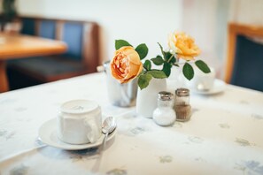 Dagelijks ontbijtbuffet inbegrepen