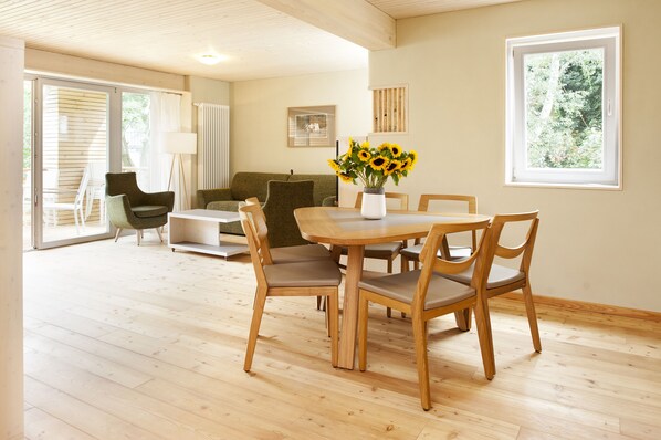 Apartment, 2 Bedrooms | Living room