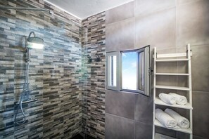 House, 1 Bedroom | Bathroom shower - CasaLindos Spitaki (Rhodes)