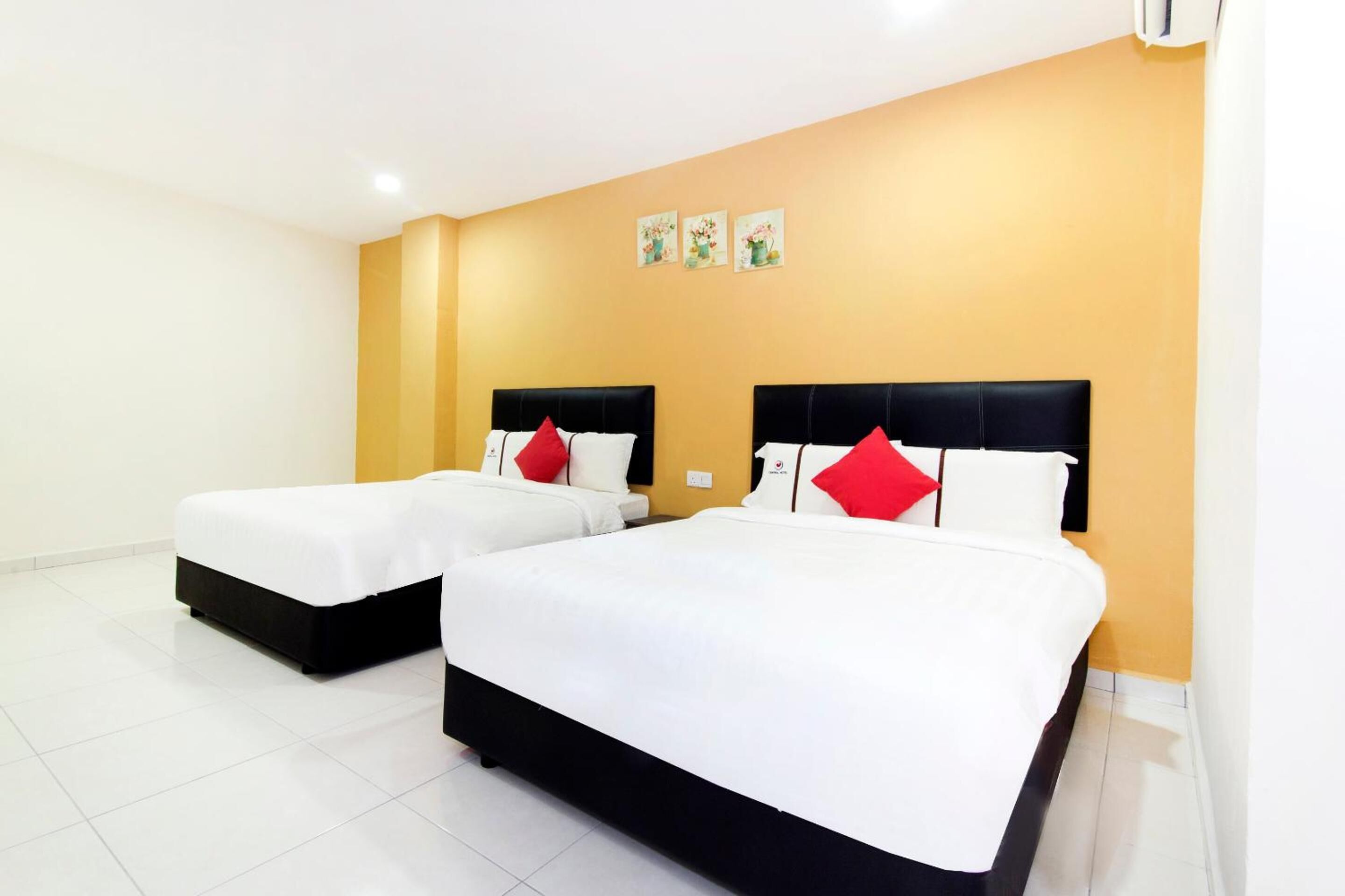 1 bedroom, desk, free wifi