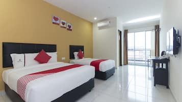 Tripla Superior | 1 camera, una scrivania, Wi-Fi gratuito