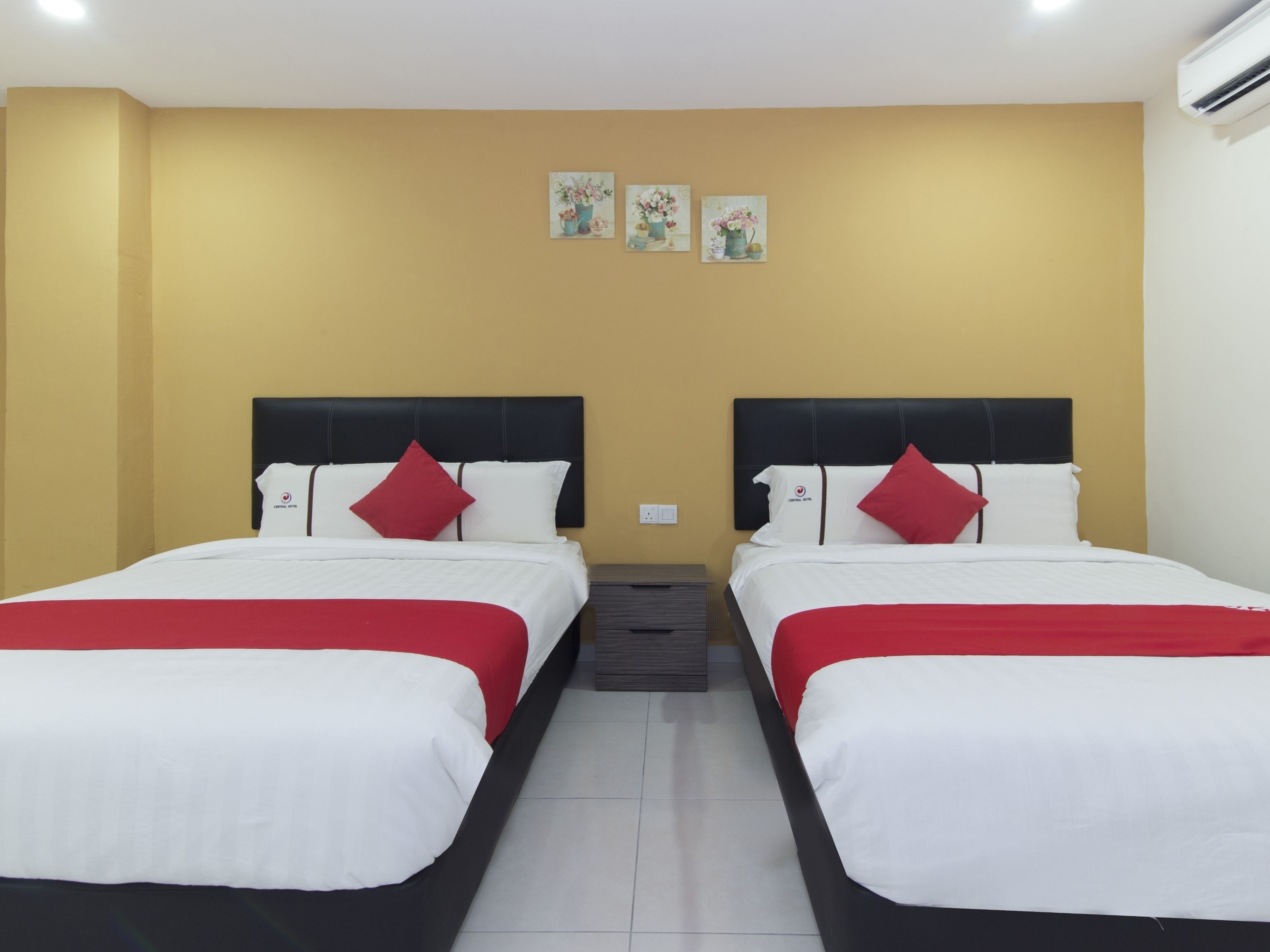 family suite | 1 bedroom, desk, free wifi