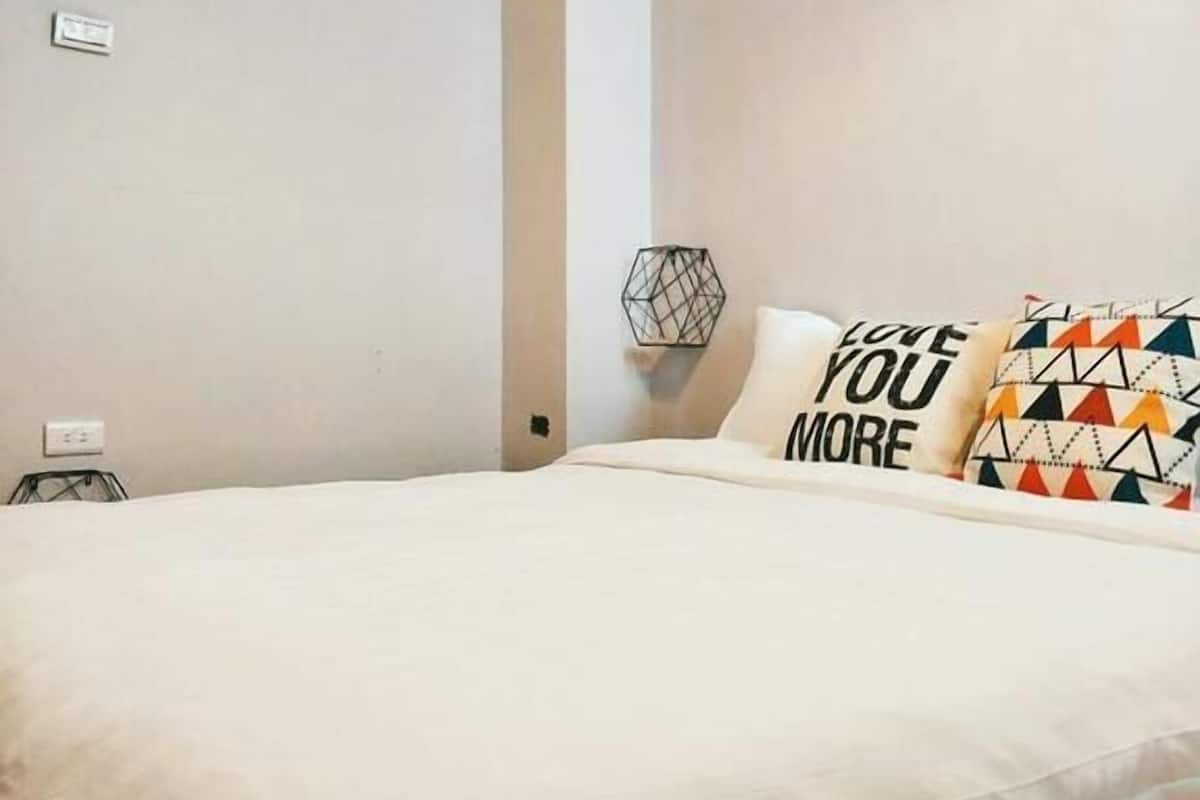 Chambre double, 1 lit double, non-fumeur | Couette en duvet, accès au Wi-Fi (inclus), literie fournie