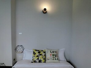 Double Room, 1 Double Bed, Non Smoking | Down duvets, free WiFi, bed sheets - Xiang Pin Hotel (Hualien City)