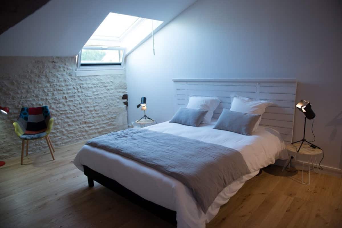 Suite (Chez Jeanne) | Individually decorated, individually furnished, blackout drapes