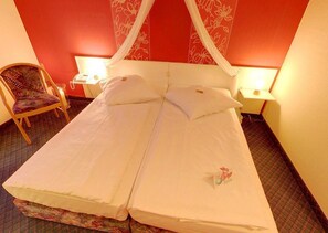 Bureau, lits pliants/supplémentaires, Wi-Fi gratuit, draps fournis