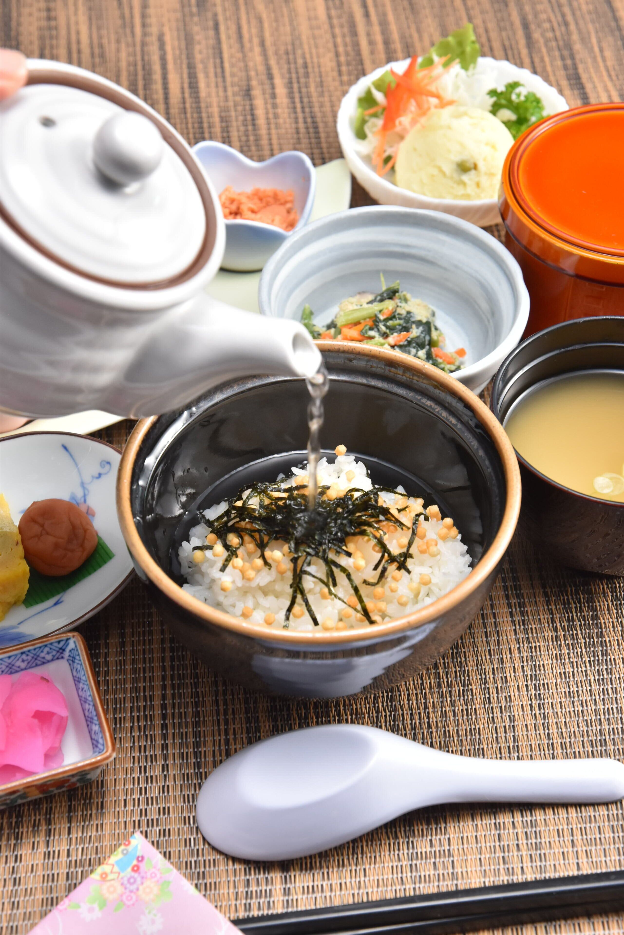 daily full breakfast (jpy 990 per person)