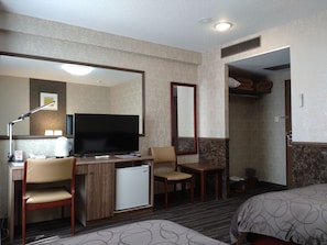 Twin Room, Non Smoking | Desk, free WiFi, bed sheets - kitami TOWAHOTEL (Kitami)