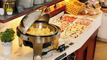 Daily buffet breakfast (EUR 16 per person)