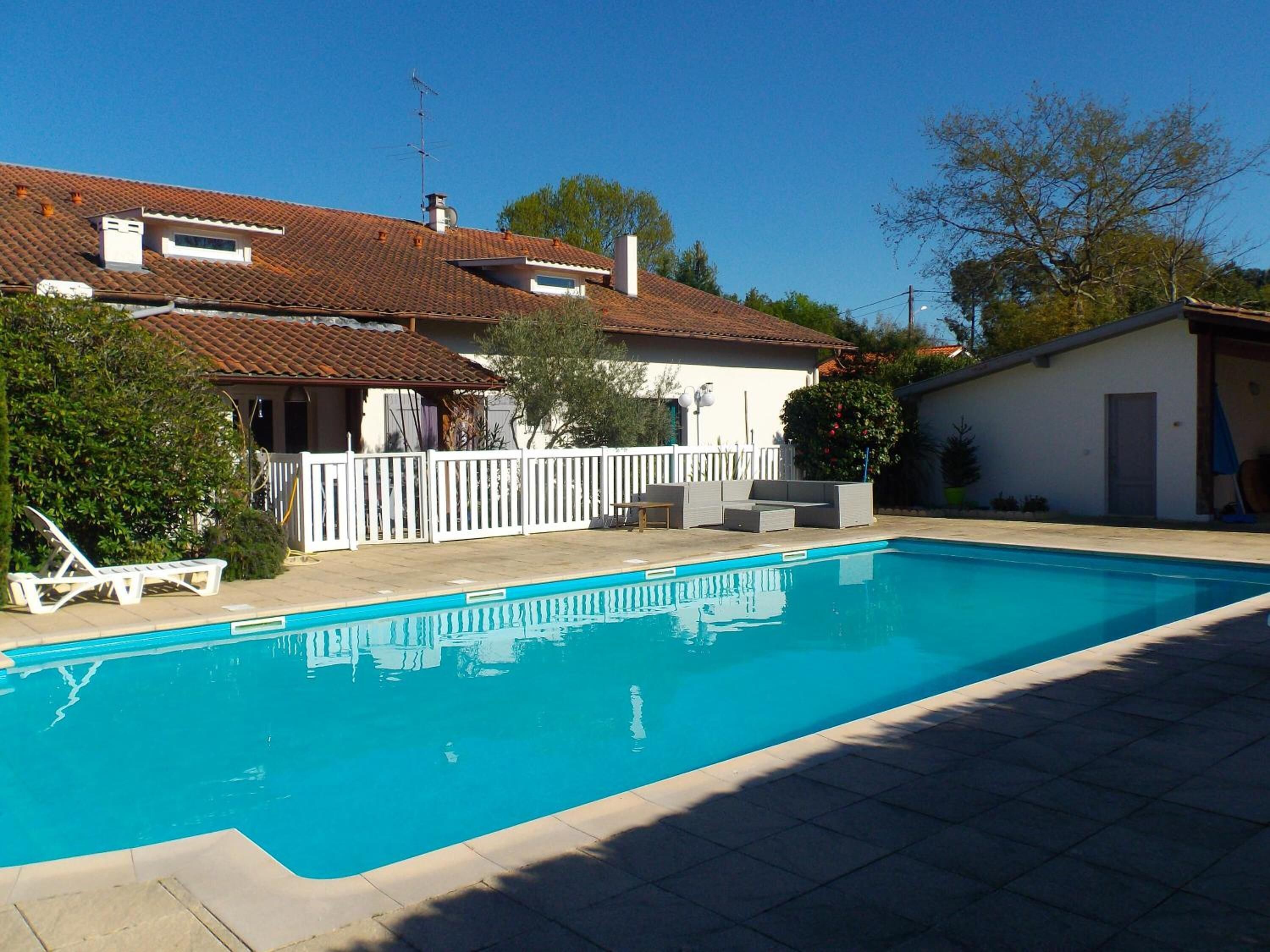 seasonal outdoor pool, open 10:00 am to 8:00 pm, pool umbrellas