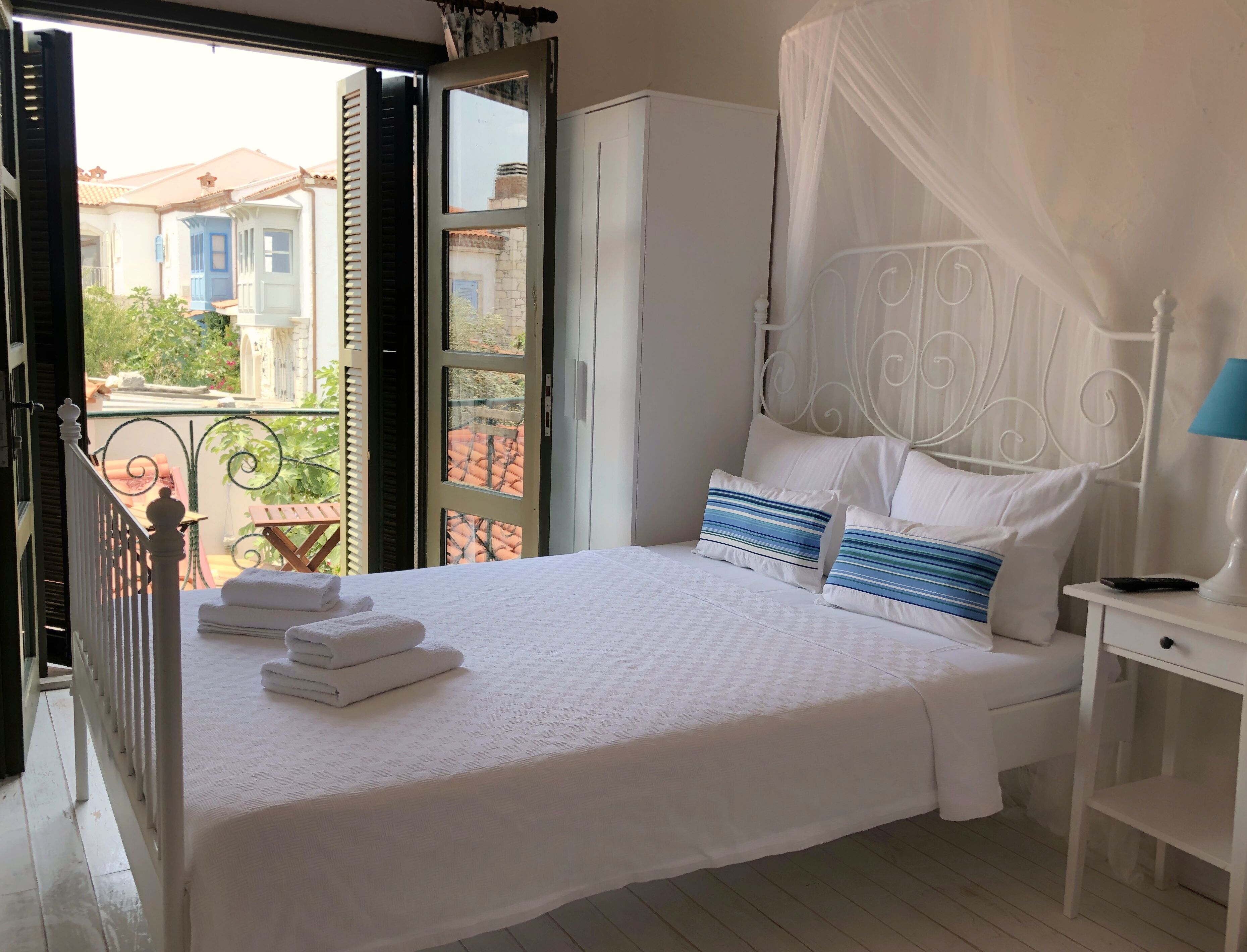 deluxe double or twin room, balcony | egyptian cotton sheets, soundproofing, free wifi, bed sheets